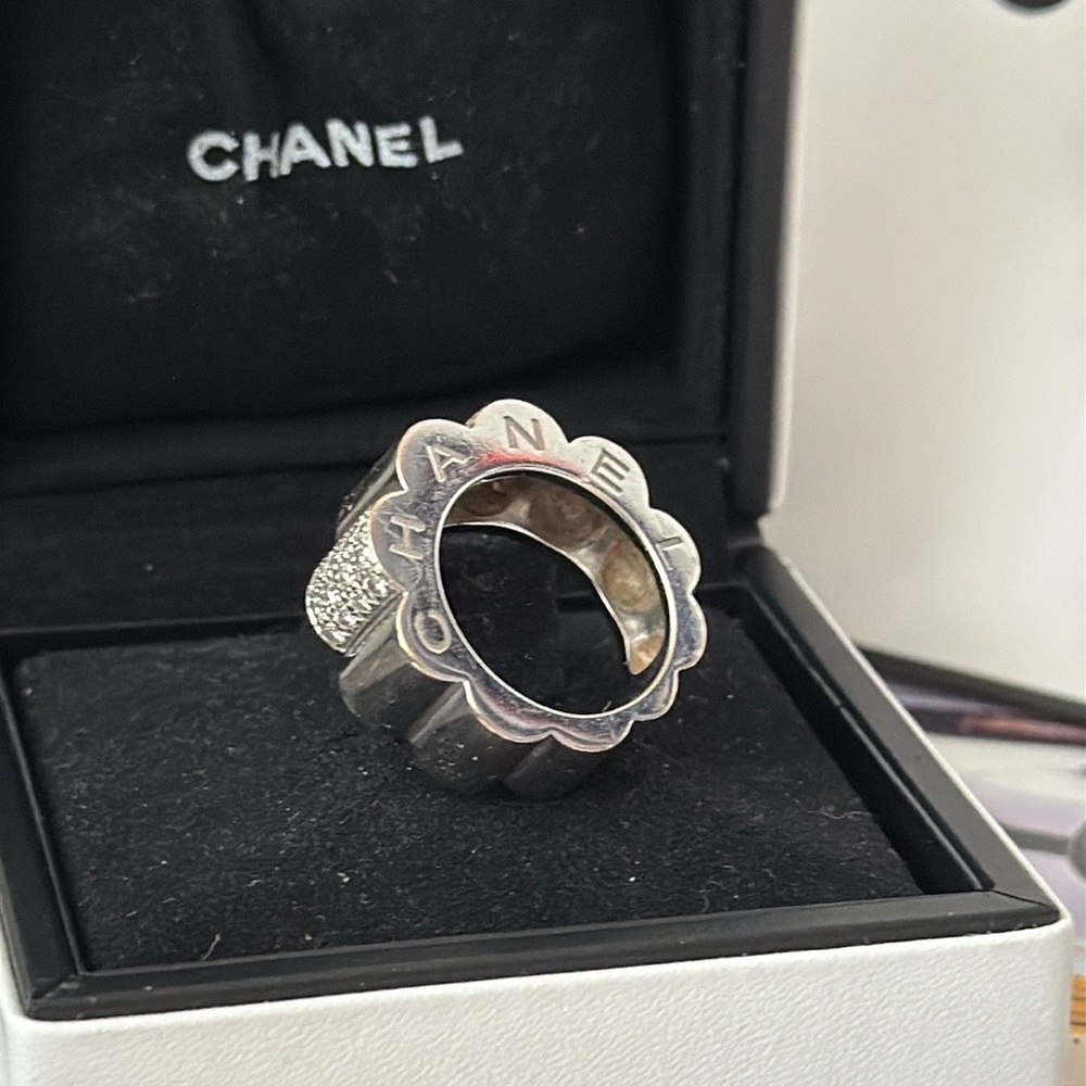 Chanel 18k Diamond Profil de Camélia Ring - Size 50 (Approx. 5 1/4) - Picture 12 of 12